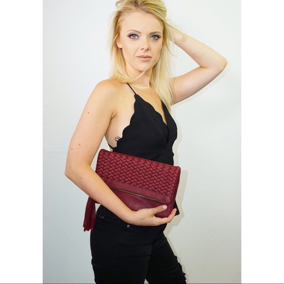 🏷 SALE - Woven Wine Clutch Crossbody - Picture 5 of 6